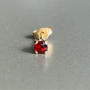 Vintage 14k Gold Natural Garnet Trillion Cut Stud Earring
